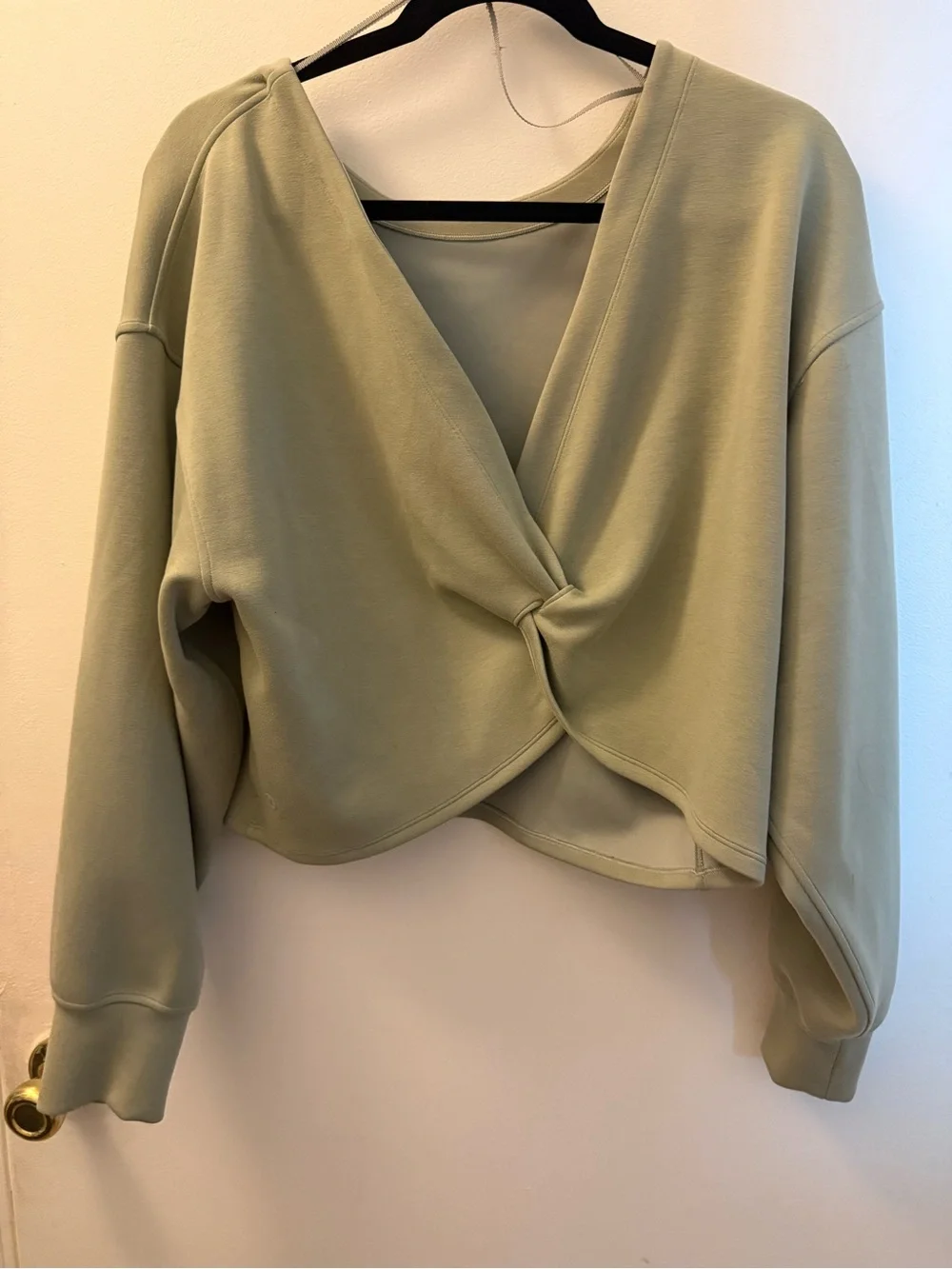 Lululemon Twist Back-to-Front Pullover Green Fern 10